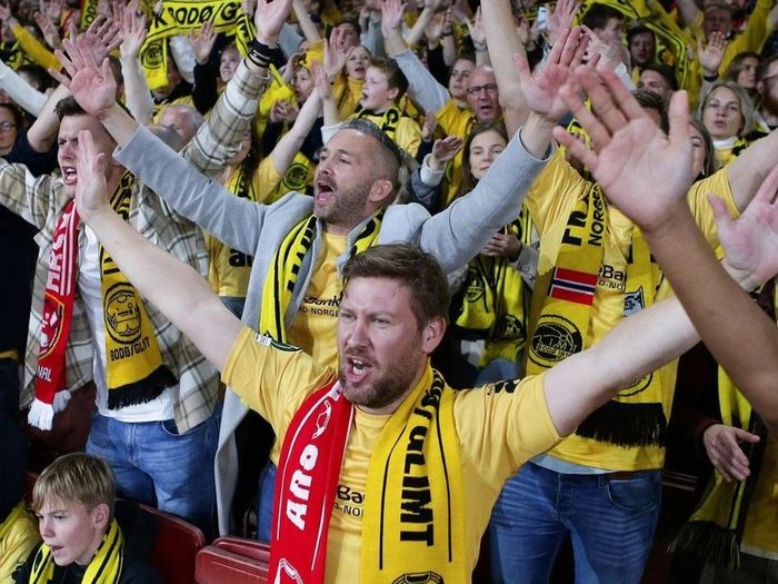 Nhiều người hâm mộ Bodo/Glimt được cho là đã lên kế hoạch mặc đồ ủng hộ Arsenal ở trận đấu sắp tới. Ảnh: Reuters.