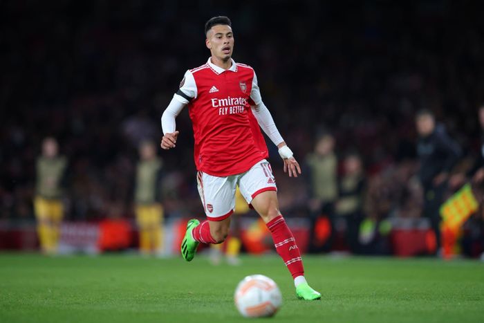  Tuyển thủ Brazil đóng góp 4 bàn và có 2 kiến tạo sau 11 trận ra sân cho Arsenal. Trong đó, Martinelli ghi bàn mở tỷ số ở trận gần nhất Arsenal thắng Liverpool 3-2. Với đà này, cửa dự World Cup 2022 của Martinelli dần rộng mở. 