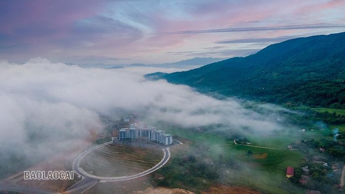 Khung cảnh đẹp không kém Sa Pa hay Y Tý (Bát Xát).