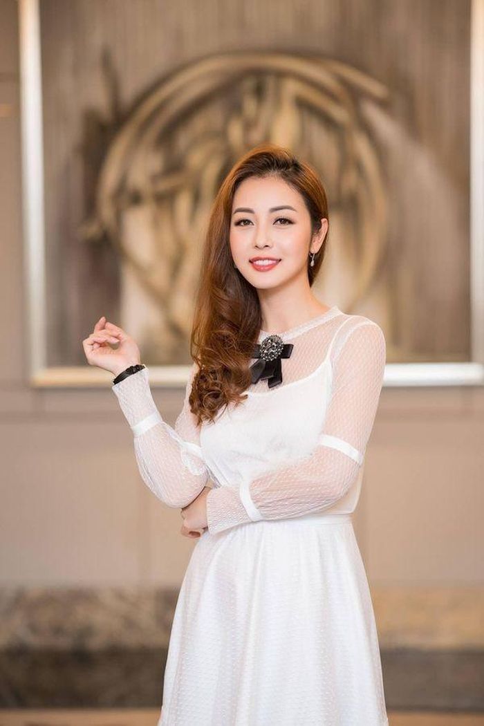 Cô nhận được lời khen ngợi từ phía cộng đồng mạng nhờ nhan sắc ngày càng thăng hạng.