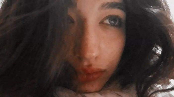  Sarina Esmailzadeh đã mất tích sau khi tham gia một cuộc biểu tình ở Karaj vào cuối tháng 9. Ảnh: Radio Zamaneh. 