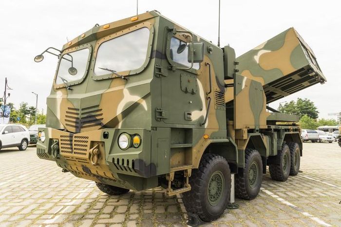 Bộ trưởng Quốc phòng Hàn Quốc Lee Yong-sup sẽ chủ trì lễ đón tiếp vị khách đến từ Warsaw. Hợp tác tương lai trong khuôn khổ các dự án quốc phòng chung giữa Ba Lan và Hàn Quốc cũng sẽ được thảo luận.