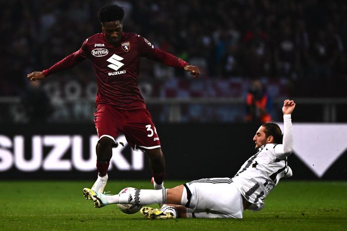  Adrien Rabiot là một trong số các ngôi sao Juventus chơi nổi bật trước Torino. Ảnh: Reuters. 