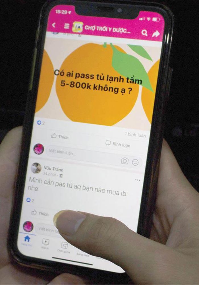 Nhiều sinh viên có nhu cầu lên mạng xã hội hỏi mua đồ pass lại