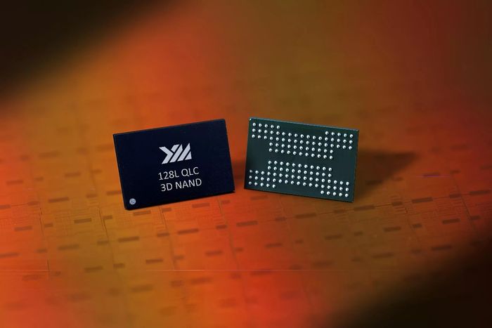 Chip nhớ của YMTC lần đầu có mặt trên iPhone 14. Ảnh: YMTC.