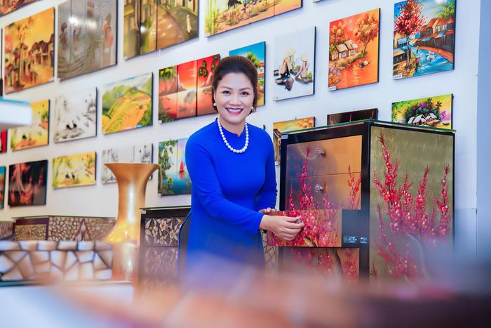 Mỗi sản phẩm đều được chế tác tinh xảo trên chất liệu sơn mài truyền thống