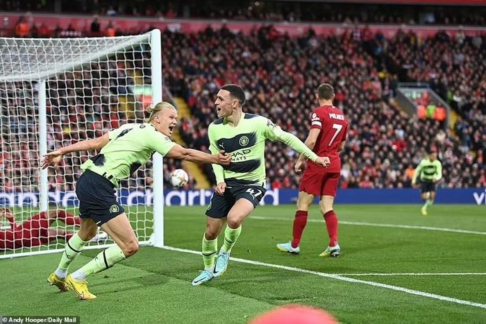  Trước đó, Man City cũng đã 1 lần làm tung lưới The Kop sau pha dứt điểm của Foden nhưng không được công nhận do Haaland phạm lỗi trước đó. (Nguồn: Daily Mail) 