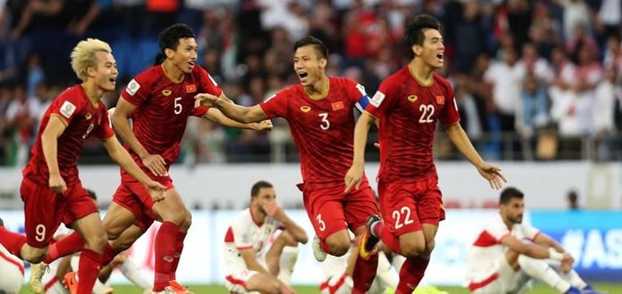 Sang đầu năm 2019, đội tuyển Việt Nam tiếp tục thăng hoa với huấn luyện viên trưởng người Hàn Quốc, khi vào đến tứ kết Asian Cup 2019 và chỉ chịu thua trước Nhật Bản. (Ảnh: AFC)