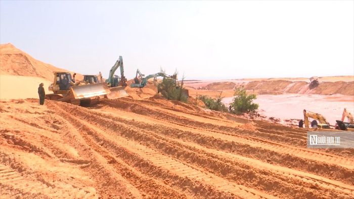 Lực lượng chức năng vẫn đang tích cực tìm kiếm các nạn nhân còn lại.