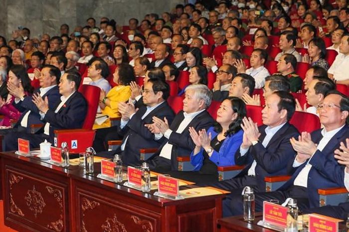 Lãnh đạo Đảng, Nhà nước tham dự chương trình. Ảnh - Quang Vinh.