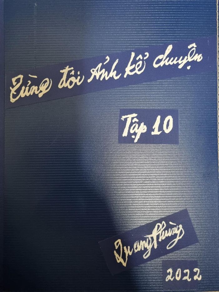 Bìa sách “Từng đôi ảnh kể chuyện” tập 10 được nhà nhiếp ảnh Quang Phùng biên tập và chọn lọc
