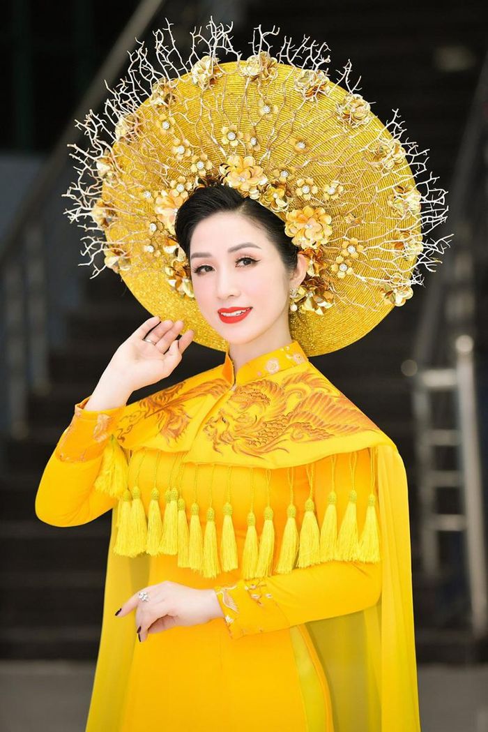 * Nghệ sĩ Phương Nga được nhận xét ngày càng tươi trẻ như “bị thời gian bỏ quên”, chắc hẳn chị có bí quyết gì để giữ gìn nhan sắc?