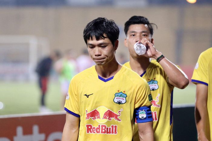 Sau 8 trận liên tiếp chưa biết thắng là gì, HAGL hiện đang ở vị trí thứ 8 trên BXH V-League với 22 điểm.