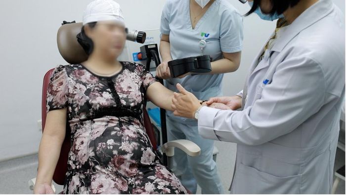  Bệnh nhân ung thư đang được điều trị kiểm soát đau tại Trung tâm Điều trị đau, bệnh viện FV (Ảnh: FV)