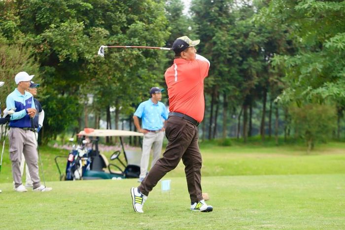Nhiều cú đánh chuẩn xác của golfer quốc tế.