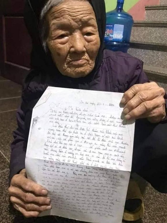 Bà Vinh mẹ ông Ahmed nay đã 83 tuổi.