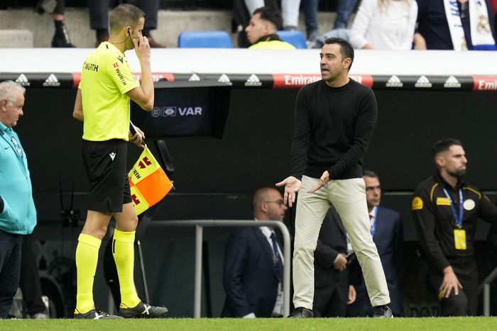 Xavi là một vấn đề của Barca