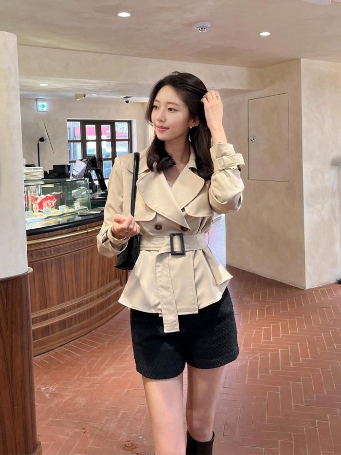 Chi tiết peplum sẽ ém nhẹm phần vòng 2 thô, eo bánh mì hiệu quả