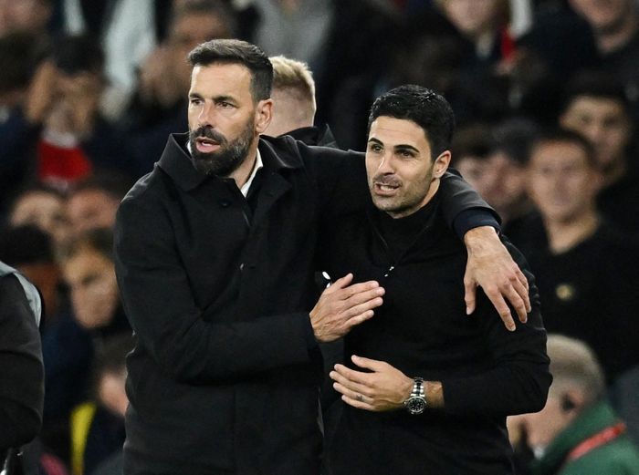  Sau chiến thắng thuyết phục trước đồng nghiệp Ruud van Nistelrooy, Arsenal chỉ cần giành thêm 1 điểm trong màn tái đấu PSV vào ngày 27/10 để góp mặt ở vòng 16 đội Europa League. Đội đứng thứ hai sẽ phải chơi vòng play-off với đối thủ rớt xuống từ vòng bảng Champions League. 