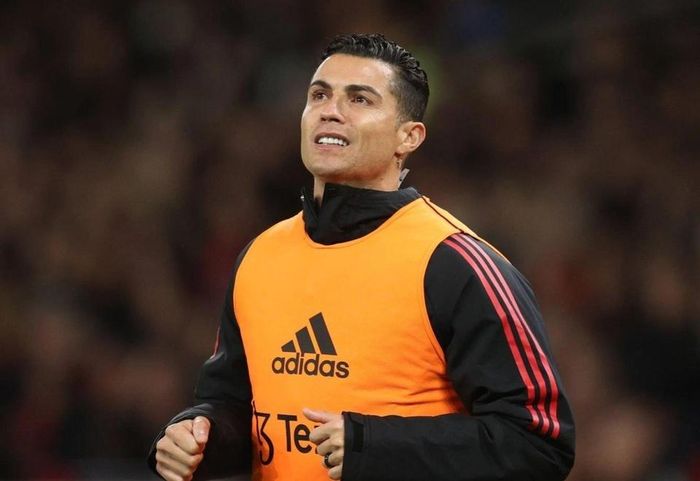 Ronaldo tự làm xấu hình ảnh sau hành động thiếu kìm chế.