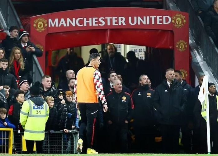Dấu hỏi lớn về mối quan hệ giữa Ronaldo và Manchester United sau chiến ...