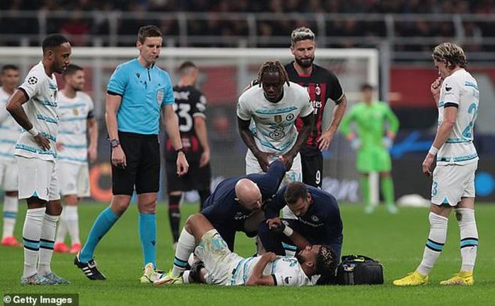 James là sự thiếu vắng đáng tiếc nhất của Chelsea trong trận đấu với MU