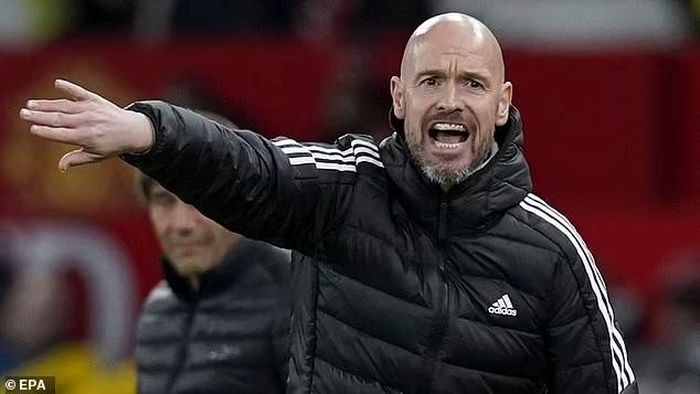 Erik Ten Hag đã giải quyết hành động này bằng cách loại Ronaldo ra khỏi đội hình tham gia thi đấu trong trận gặp Chelsea. Ảnh: EPA