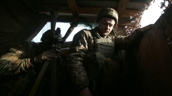 Binh sĩ Nga trong một vị trí ở Vùng Donetsk. Ảnh: AP
