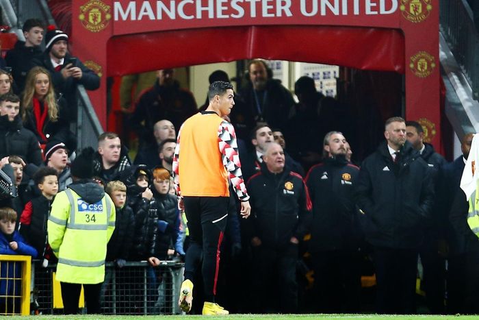  Ronaldo không chấp nhận vị thế xuống thấp ở MU. 