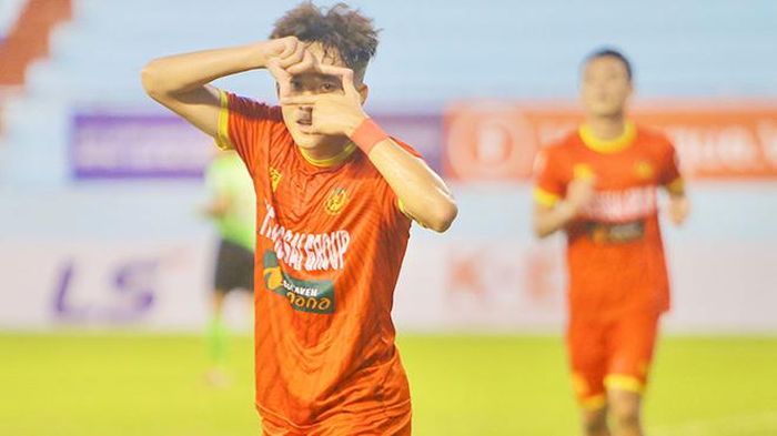 Minh Bình tỏa sáng chiều 24/10 giúp Công an Nhân dân lên chơi V-League 2023. Ảnh: VPF