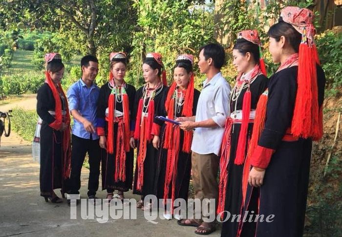 Một buổi luyện tập hát giao duyên của CLB gìn giữ bảo tồn văn hóa dân tộc Dao Thanh Y, thôn Tân Lập, xã Chiêu Yên (Yên Sơn).