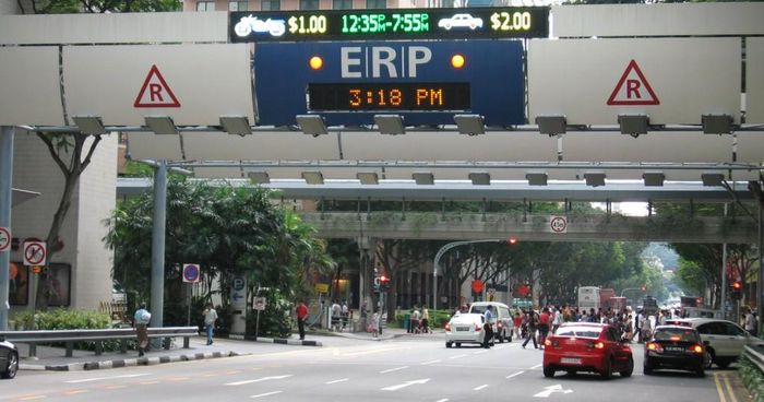 Hệ thống thu phí đường bộ điện tử (ERP) ở Singapore. Ảnh: BRZE