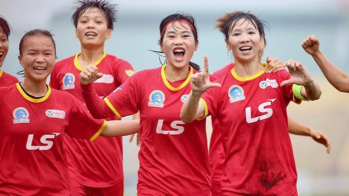 TP.HCM đang nắm lợi thế nâng Cúp VĐQG 2022. Ảnh: AN