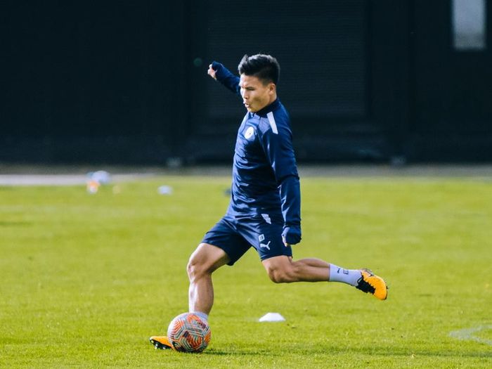 Quang Hải 99% cơ hội trở lại đá chính. Ảnh: Pau FC