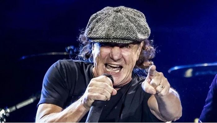 Brian Johnson trình diễn tại California hồi tháng 5/2021
