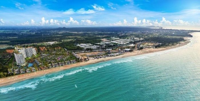 Khu vực ven biển Hồ Tràm xuất hiện nhiều dự án nghỉ dưỡng lớn nhưng vẫn còn thiếu điểm vui chơi giải trí về đêm.