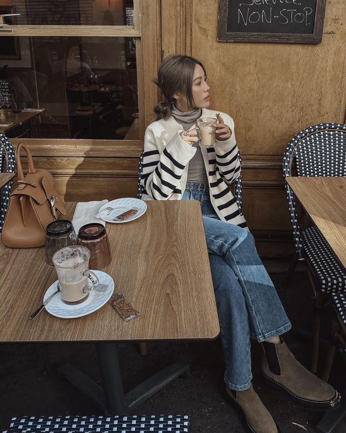 Áo giữ nhiệt có nhiều tông màu cơ bản, phù hợp với style đơn giản, trang nhã khi đến công sở