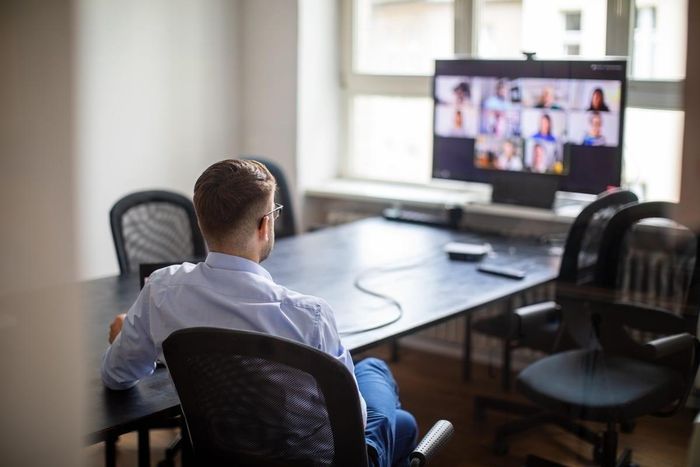  Sau đại dịch, hình thức làm việc ở nhiều công ty trở nên lộn xộn. Ảnh: Forbes. 
