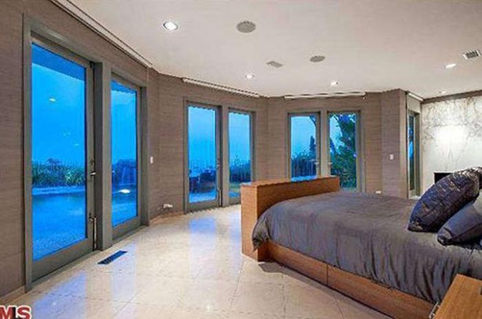 Phòng ngủ trong dịnh thự của đạo diễn Phùng Tiểu Cương