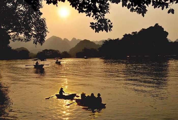 Hoàng hôn Suối Yến.