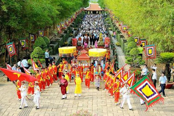 Mỗi người dân Việt Nam cần có trách nhiệm giữ gìn, trân trọng, phát huy di sản văn hóa cha ông. (Ảnh minh họa)