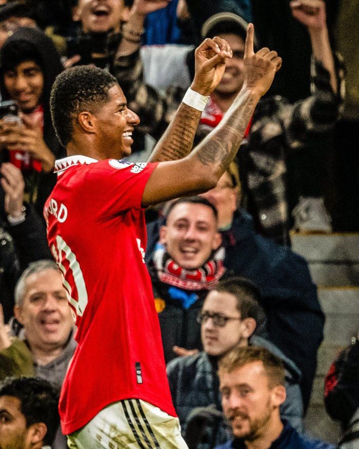 Rashford đánh đầu ghi bàn thắng thứ 100 cho MU