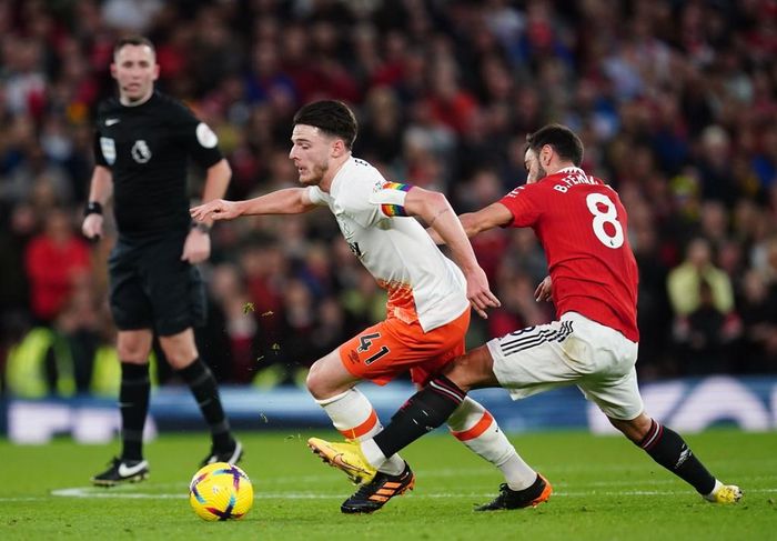 West Ham đang cố gắng tìm bàn gỡ