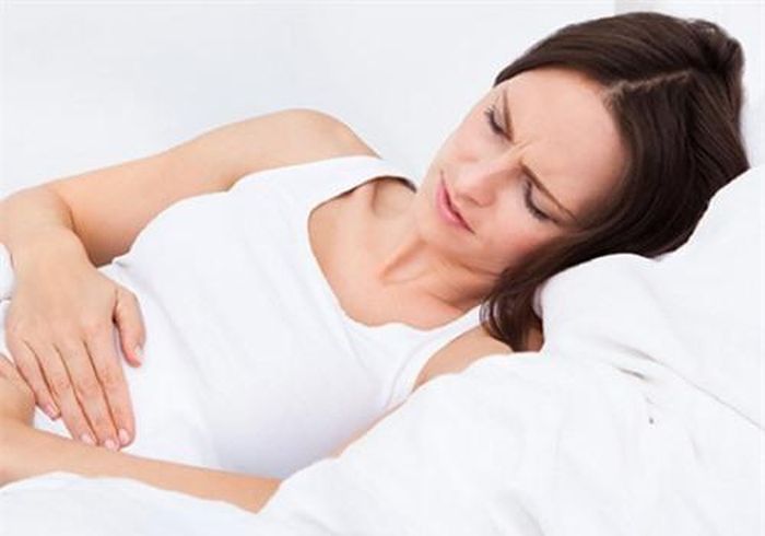 Người bị đay dạ dày không nên ăn thực phẩm bừa bãi.