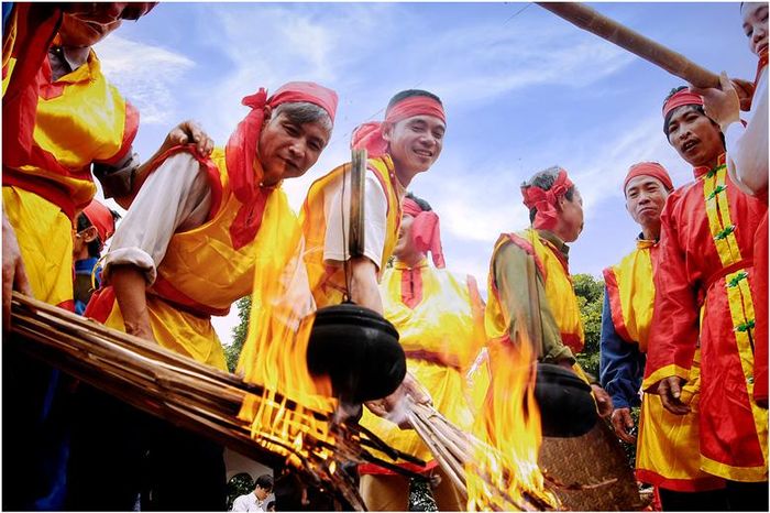 Trò chơi dân gian trong ngày hội làng. Ảnh: Thanh Hà