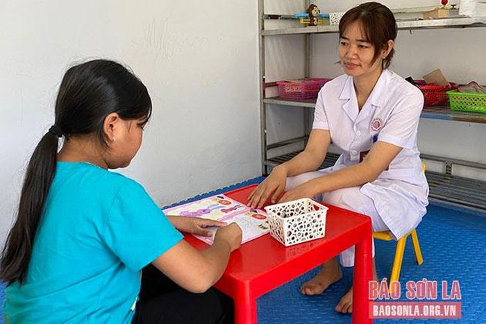 Phương pháp thực hiện can thiệp 1-1 được sử dụng phổ biến trong phương án giáo dục hòa nhập cho trẻ.