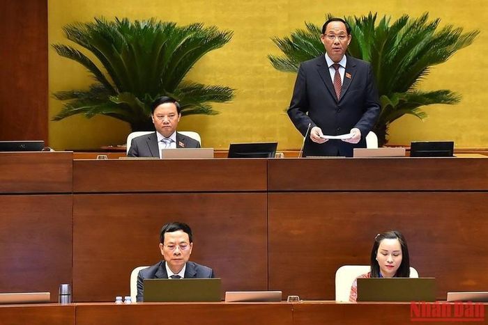  Phó Chủ tịch Quốc hội Trần Quang Phương phát biểu kết luận phiên chất vấn nhóm vấn đề thông tin và truyền thông. (Ảnh: THỦY NGUYÊN) 