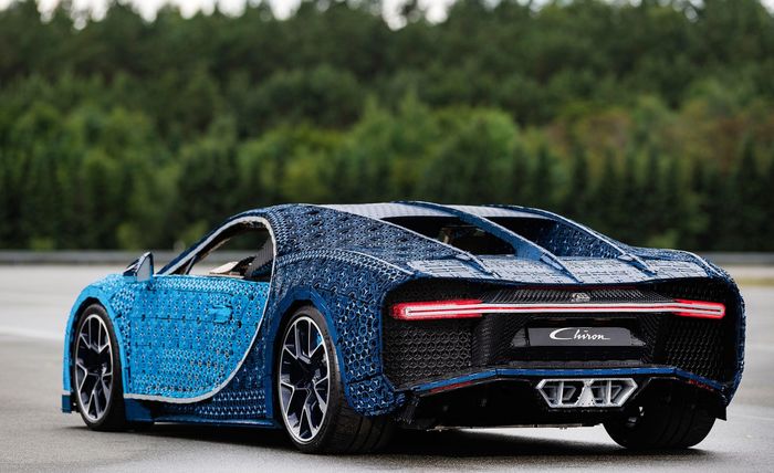 Mô hình Bugatti Chiron có giá bán khá đắt đỏ (Ảnh: CaranDrive)