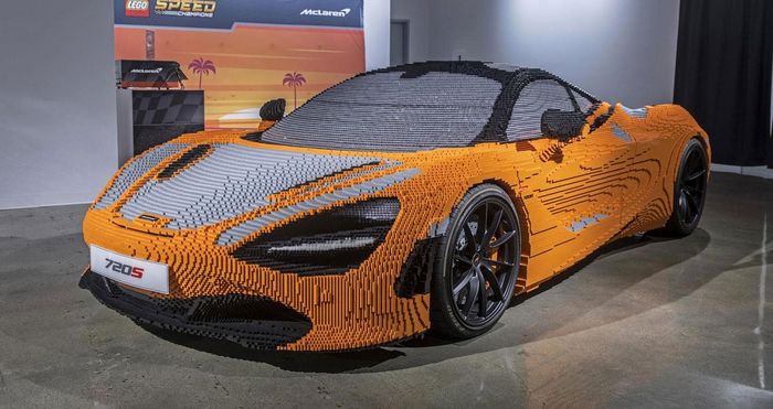 Mô hình McLaren 720s với trọng lượng nặng hơn cả xe thật (Ảnh: Topgear)