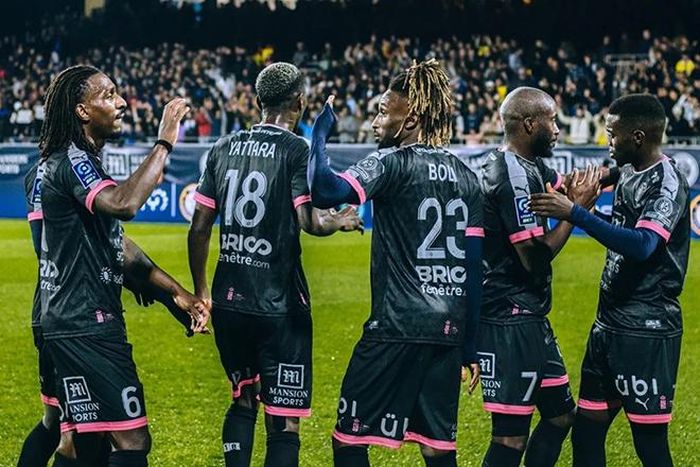 Pau giành chiến thắng thứ 3 liên tiếp tại Ligue 2